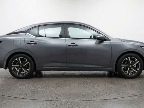 Used 2025 Nissan Sentra SV FWD image 11