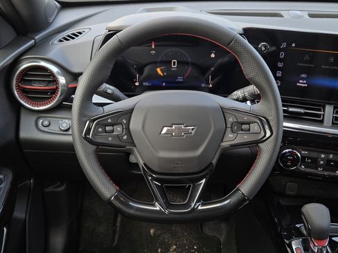 New 2026 Chevrolet Trax RS w/ Sunroof Package image 25