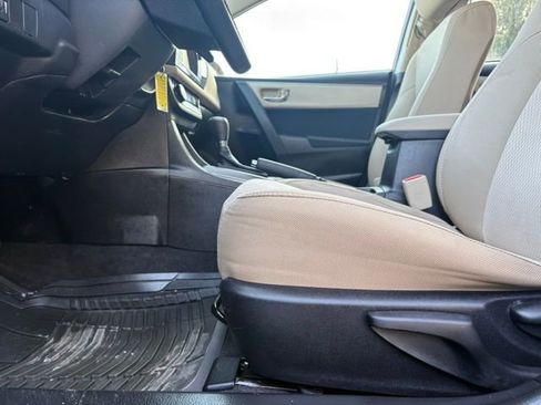 Used 2015 Toyota Corolla LE image 27