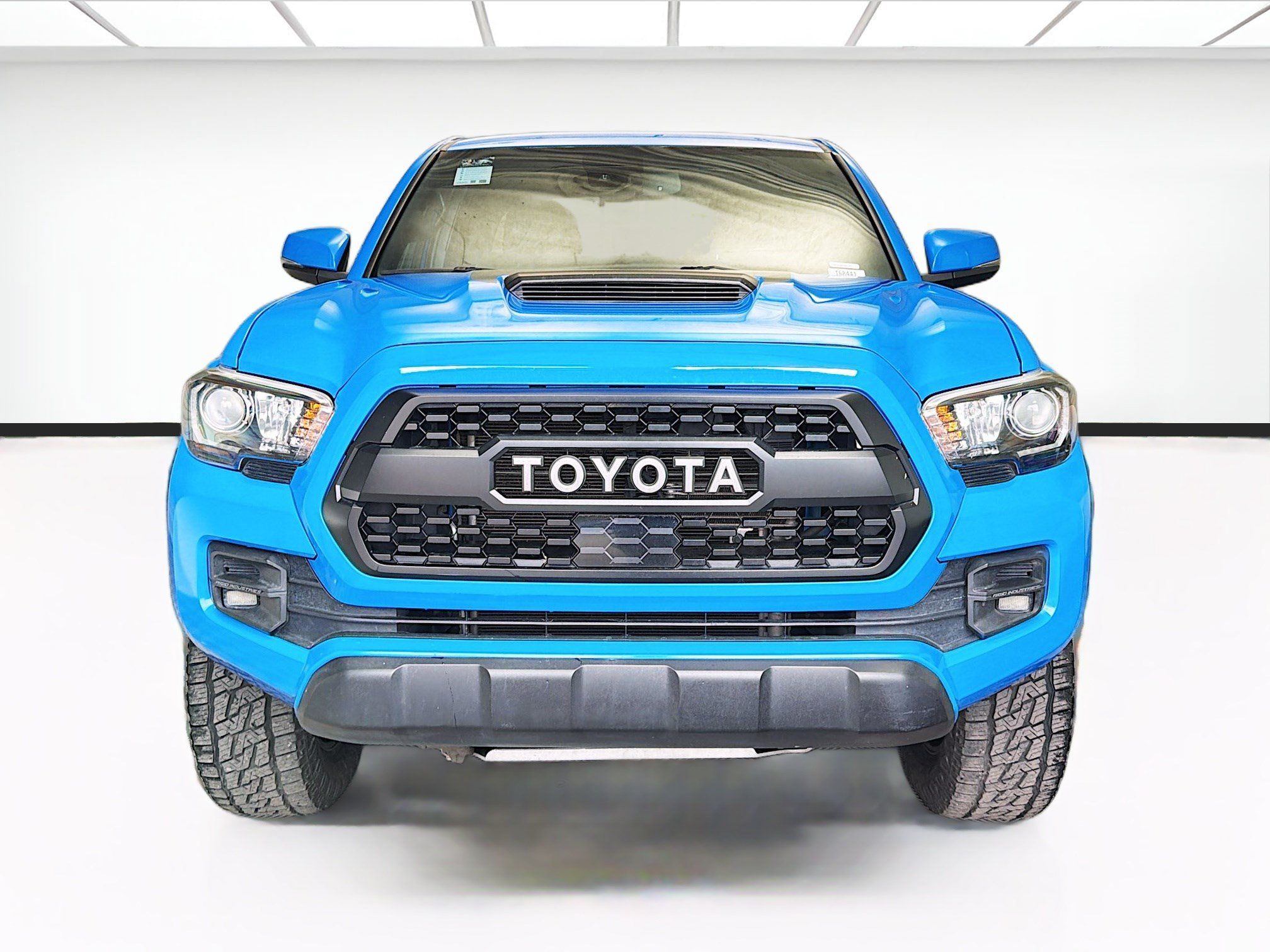 Used 2019 Toyota Tacoma TRD Pro AWD/4WD image 2