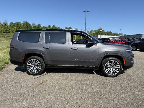 Used 2023 Jeep Grand Wagoneer Series III AWD/4WD image 6