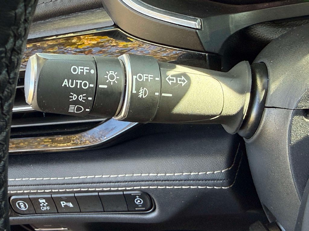 Used 2023 Acura MDX w/ Advance Package AWD/4WD image 30