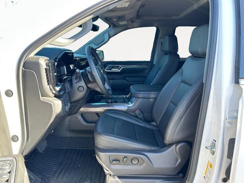 Used 2025 Chevrolet Silverado 1500 LTZ w/ LTZ Premium Package image 15