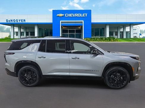 New 2026 Chevrolet Traverse RS w/ LPO, Floor Liner Package image 5