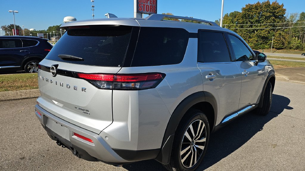 Certified 2025 Nissan Pathfinder Platinum AWD/4WD image 16