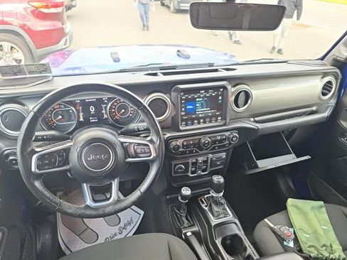 Used 2020 Jeep Wrangler Unlimited Sahara AWD/4WD image 10