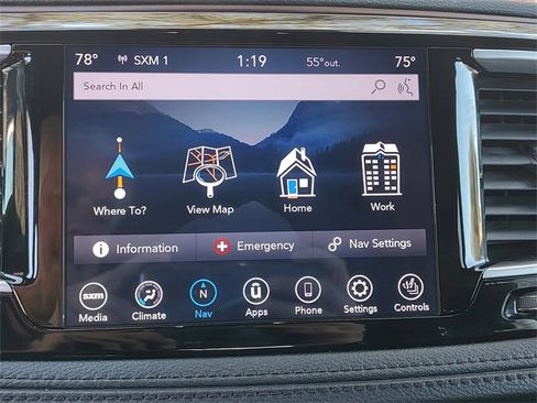Certified 2020 Chrysler Pacifica Limited image 18