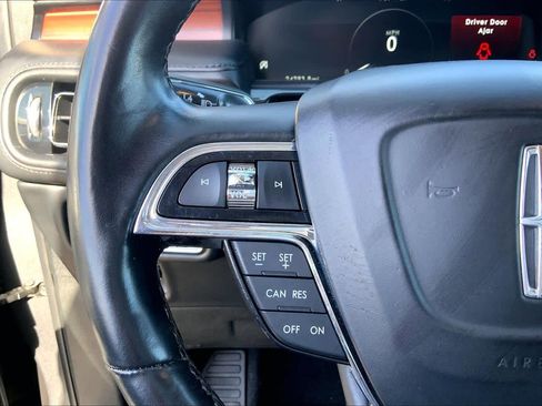 Used 2022 Lincoln Nautilus Reserve image 23