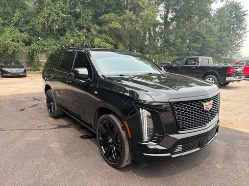 Used 2025 Cadillac Escalade Sport w/ Touring Package AWD/4WD image 7