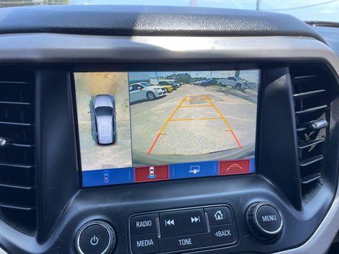 Used 2019 GMC Acadia Denali w/ Technology Package FWD image 15