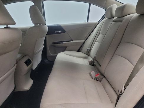Used 2017 Honda Accord SE image 18