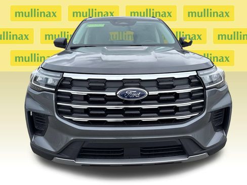 New 2026 Ford Explorer Active RWD image 11