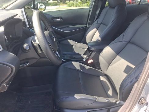 Used 2020 Toyota Corolla SE w/ SE Premium Package FWD image 18