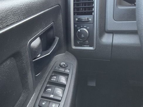 Used 2018 RAM 1500 Express image 27