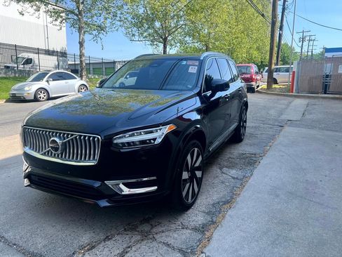 Certified 2024 Volvo XC90 T8 Plus AWD/4WD image 22
