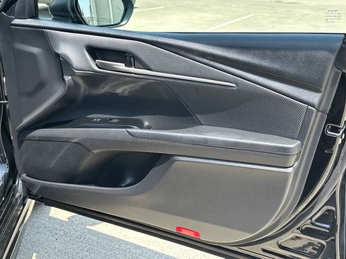 Used 2025 Toyota Camry SE w/ Convenience Package AWD/4WD image 9