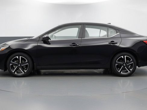 Used 2025 Nissan Sentra SV image 5
