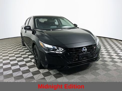 Certified 2025 Nissan Sentra SR w/ Midnight Edition image 3