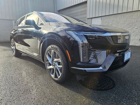 New 2026 Cadillac Optiq Luxury 1 RWD image 13