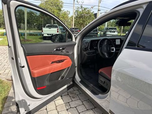 Used 2025 Kia Sportage SX FWD image 22