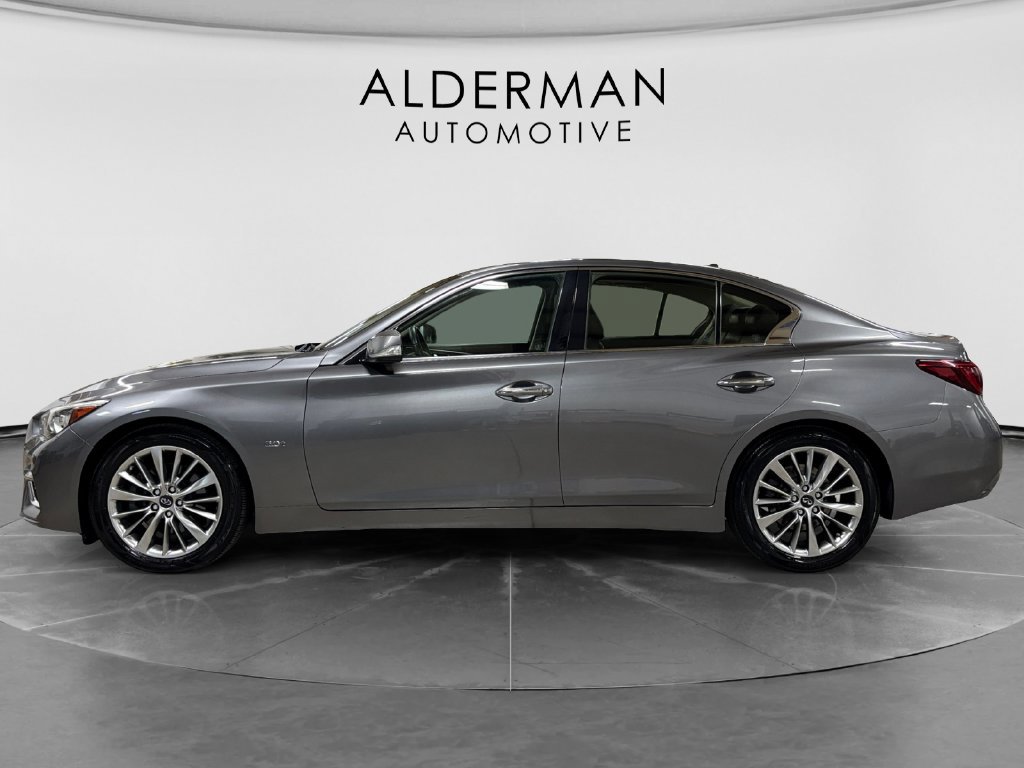 Used 2018 INFINITI Q50 Luxe RWD image 2