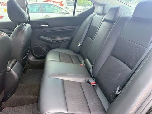 Used 2022 Nissan Altima 2.5 SR w/ Midnight Edition Package FWD image 5