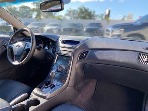 Used 2012 Hyundai Genesis 3.8 RWD image 14