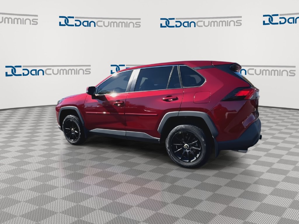 Used 2022 Toyota RAV4 LE AWD/4WD image 6