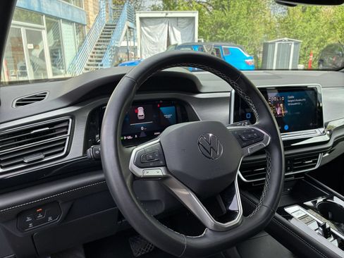 Used 2025 Volkswagen Atlas Cross Sport SE AWD/4WD image 36