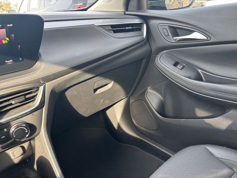 Used 2025 Buick Encore GX Preferred image 33