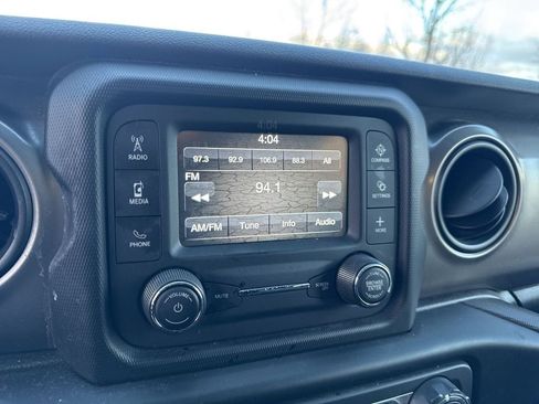 Used 2019 Jeep Wrangler Unlimited Sport S AWD/4WD image 16