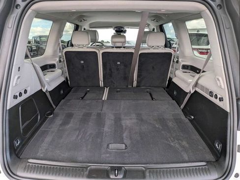 Certified 2024 Jeep Wagoneer Series II w/ Flexible Seating Group RWD image 13