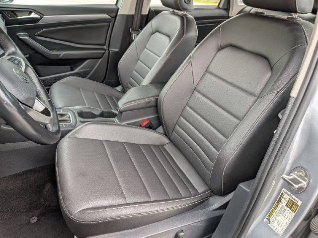 Used 2024 Volkswagen Jetta SE FWD image 14