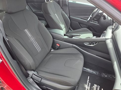 Used 2025 Hyundai Elantra Sport image 10
