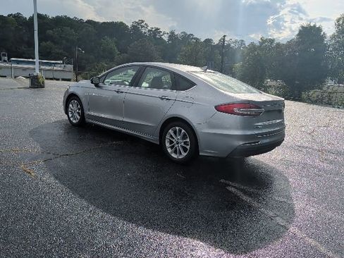 Used 2020 Ford Fusion SE FWD image 3