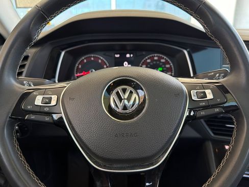 Used 2021 Volkswagen Jetta SE FWD image 23