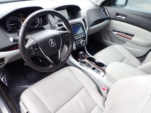 Used 2015 Acura TLX w/ Technology Package FWD image 9