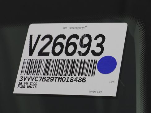 Used 2026 Volkswagen Taos SE image 25