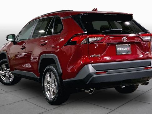 Used 2025 Toyota RAV4 XLE AWD/4WD image 12