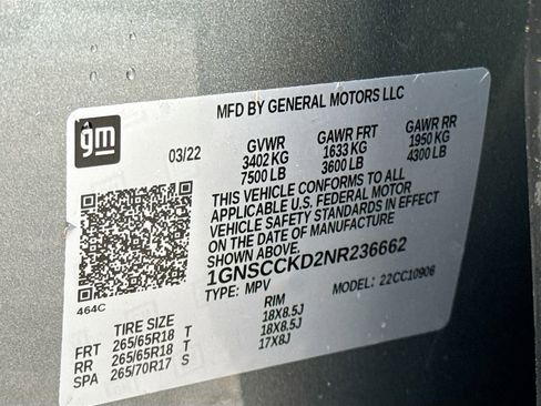 Used 2022 Chevrolet Suburban LT w/ Luxury Package image 34