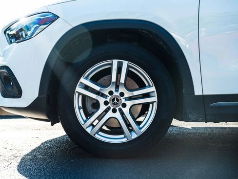 Used 2022 Mercedes-Benz GLA 250 4MATIC w/ Premium Package image 7