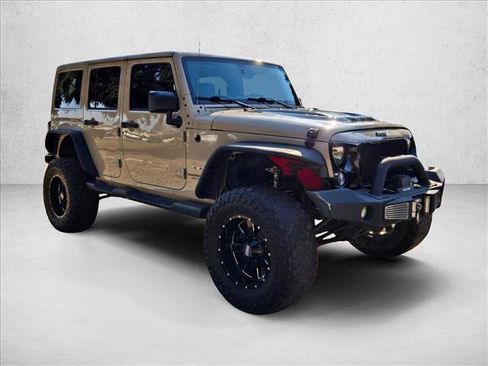 Used 2016 Jeep Wrangler Unlimited Sahara w/ Max Tow Package image 3