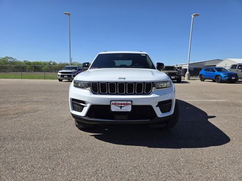 New 2026 Jeep Grand Cherokee Laredo X image 2