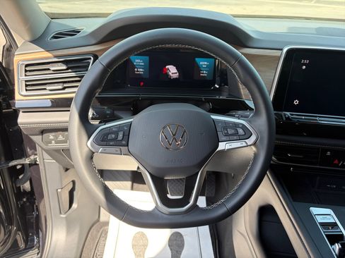 Certified 2024 Volkswagen Atlas SE AWD/4WD image 9