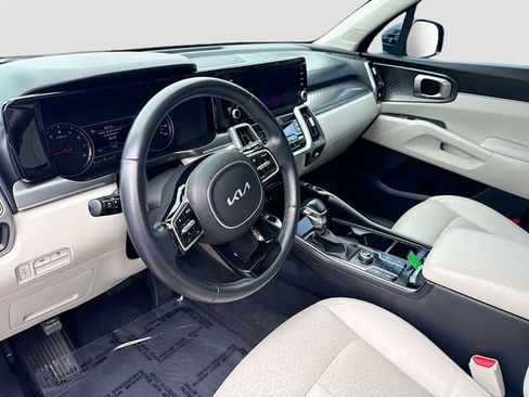 Used 2023 Kia Sorento S FWD image 9