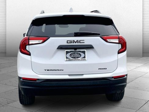 Used 2022 GMC Terrain SLE w/ Driver Convenience Package image 3