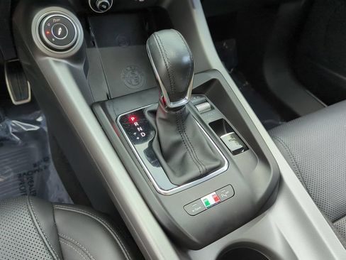Used 2024 Alfa Romeo Tonale Veloce AWD/4WD image 14