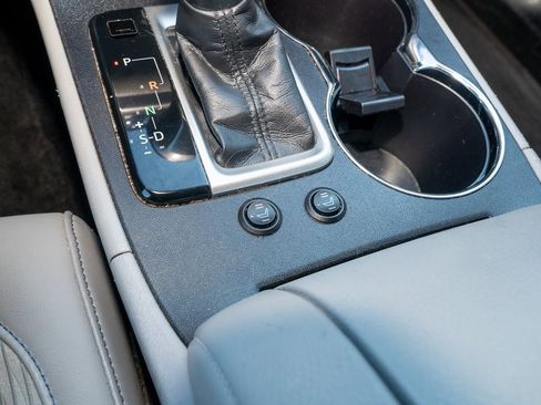 Used 2015 Toyota Highlander LE image 13