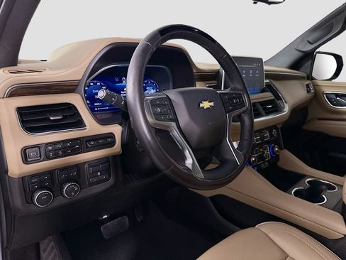 Used 2023 Chevrolet Suburban Premier w/ Advanced Technology Package AWD/4WD image 11