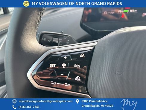 New 2025 Volkswagen ID.4 Pro image 18